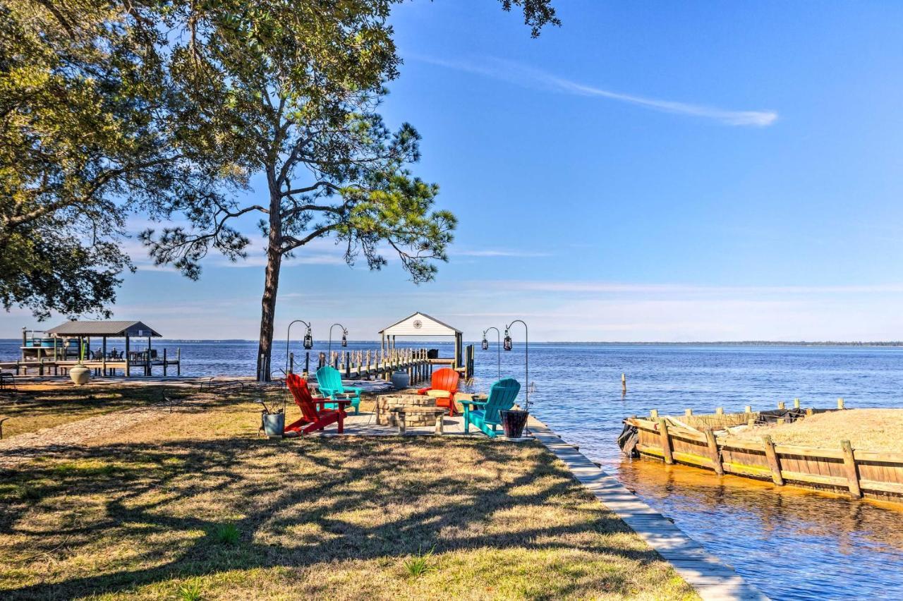 East Bay Vacation Rental With Dock! Наваре Екстериор снимка